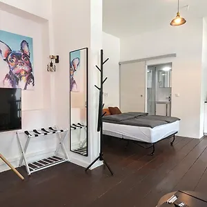 Apartment Deine In Zentraler Lage In Altona